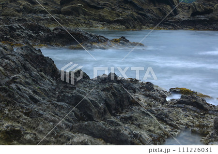 岩場の海岸 岩場の海岸 111226031