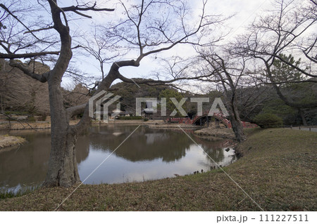神奈川県横浜市金沢八景の近所にある北条氏ゆかりの称名寺・称名寺の冬 111227511