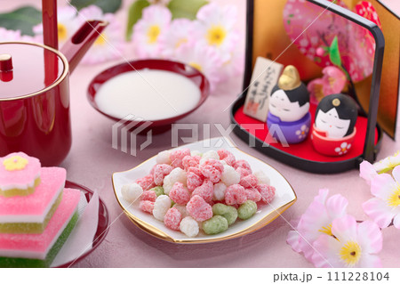 雛あられとひな祭りのお菓子 ひな祭りのイメージ 雛あられとひな祭りのお菓子 ひな祭りのイメージ 111228104
