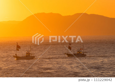 《静岡県》新年の田子の浦港・初日の出大漁祈願海上パレード 《静岡県》新年の田子の浦港・初日の出大漁祈願海上パレード 111229042