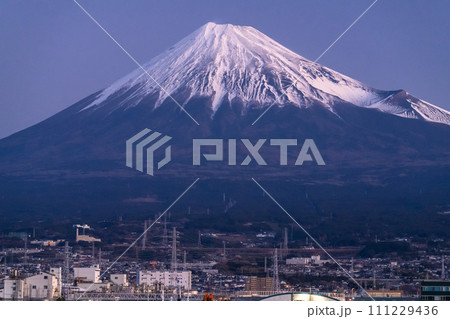 《静岡県》富士山・早朝の田子の浦港 《静岡県》富士山・早朝の田子の浦港 111229436