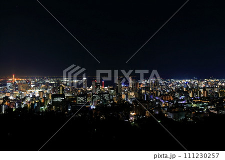 【兵庫県】六甲山から見た神戸の夜景 111230257