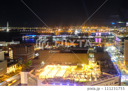 都会の夜の風景 111231755