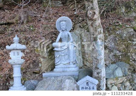四国霊場第12番札所「焼山寺」弥勒菩薩像 四国霊場第12番札所「焼山寺」弥勒菩薩像 111233428
