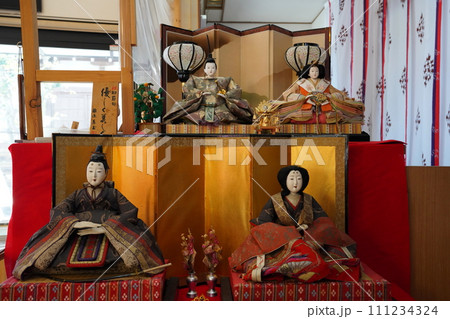 越谷香取神社の雛飾り 111234324