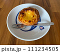 エッグタルトを味わう 111234505