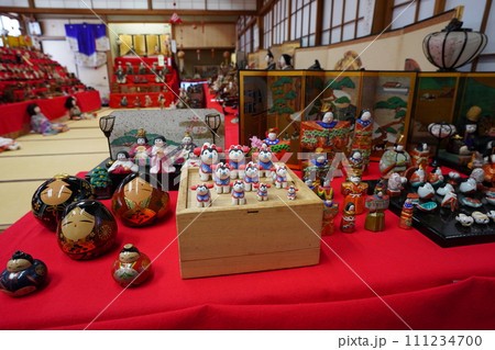 越谷香取神社の雛飾り 111234700