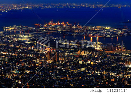 【兵庫県】六甲山(掬星台)から見た神戸の夜景 【兵庫県】六甲山(掬星台)から見た神戸の夜景 111235114