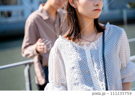 夫婦 カップル 喧嘩 夫婦 カップル 喧嘩 111235759