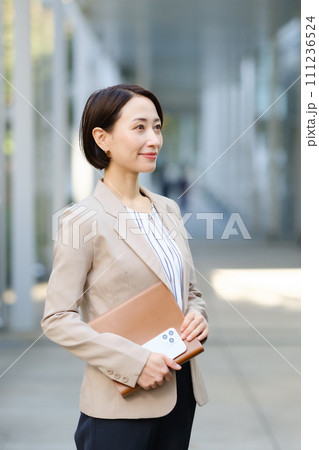 オフィスカジュアル 女性 ビジネス オフィスカジュアル 女性 ビジネス 111236524
