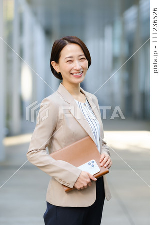 オフィスカジュアル 女性 ビジネス オフィスカジュアル 女性 ビジネス 111236526