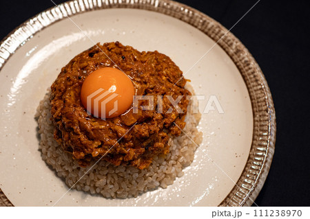 卵黄のせキーマカレー 卵黄のせキーマカレー 111238970