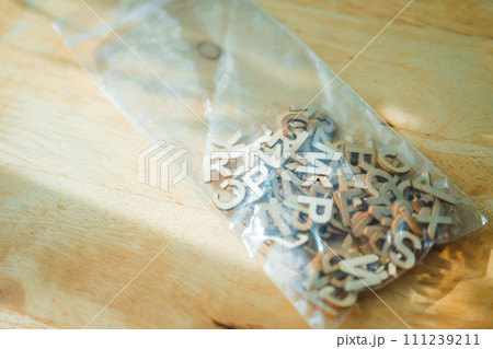 コンセプチュアルなイメージフォト コンセプチュアルなイメージフォト 111239211