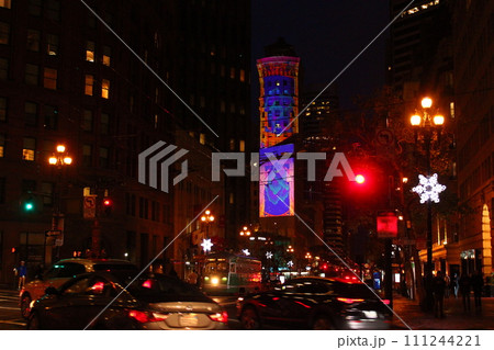 冬のサンフランシスコおすすめスポット、ユニオンスクエア クリスマスツリー、ケーブルカー、博物館 111244221