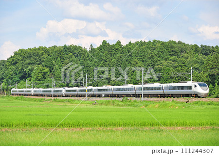 北陸本線 細呂木ー芦原温泉 JR西日本 681系 T01+T35+R10編成(金沢) サンダーバード 北陸本線 細呂木ー芦原温泉 JR西日本 681系 T01+T35+R10編成(金沢) サンダーバード 111244307