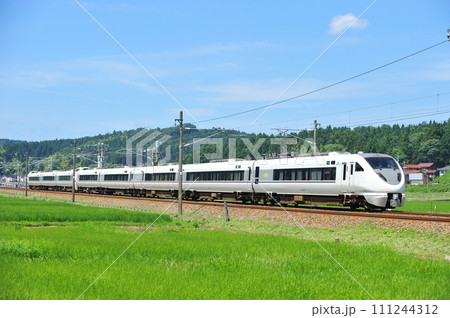 北陸本線 牛ノ谷ー大聖寺 JR西日本 683系 S11+S27編成(金沢) しらさぎ 北陸本線 牛ノ谷ー大聖寺 JR西日本 683系 S11+S27編成(金沢) しらさぎ 111244312