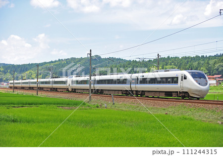 北陸本線　牛ノ谷ー大聖寺　JR西日本　681系　V11+T03編成（金沢）　サンダーバード 111244315