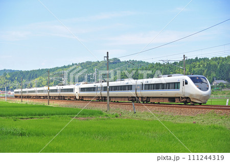 北陸本線　牛ノ谷ー大聖寺　JR西日本　681系　T13+T24編成（金沢）　サンダーバード 111244319
