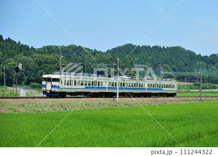 北陸本線 大聖寺ー牛ノ谷 JR西日本 413系 B01編成(金沢) 北陸本線 大聖寺ー牛ノ谷 JR西日本 413系 B01編成(金沢) 111244322