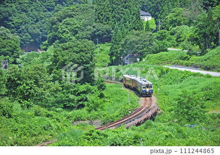 大糸線 中土ー南小谷 JR西日本 キハ52-125+キハ52-156(糸魚川) 糸魚川ジオパーク 大糸線 中土ー南小谷 JR西日本 キハ52-125+キハ52-156(糸魚川) 糸魚川ジオパーク 111244865