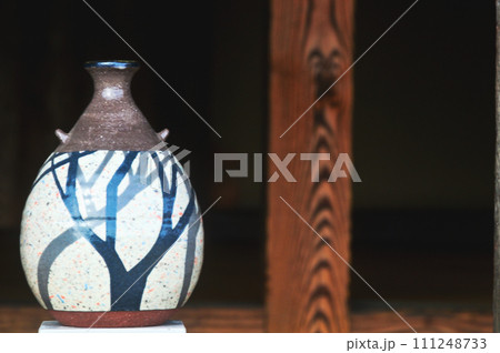 縁側で酒を酌み交わす時代があれば 縁側で酒を酌み交わす時代があれば 111248733