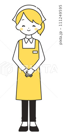 黄色｜笑顔で手を組む三角巾の女性店員｜エプロン	 111249595