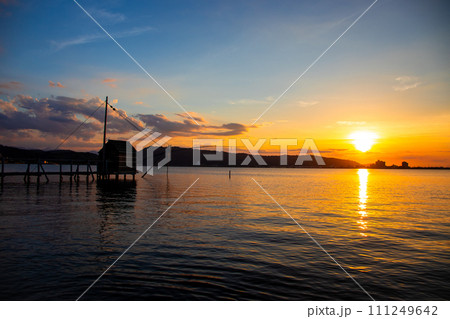 東郷湖と夕陽 東郷湖と夕陽 111249642