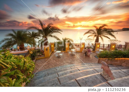 沖縄県北谷町アメリカンビレッジの夕方 111250236