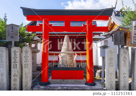 秋の京都 車折神社 清めの社 秋の京都 車折神社 清めの社 111251561