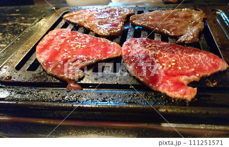 ザ・焼き肉 111251571