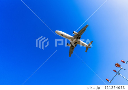 《飛行機》エンブラエル Embraer E-Jet E170 111254038
