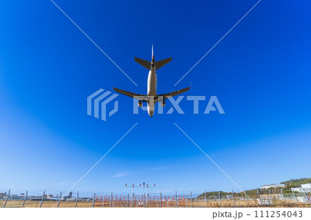 《飛行機》エンブラエル Embraer E-Jet E170 111254043