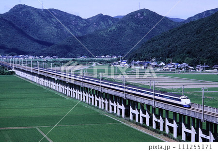 1991年赤穂付近を山陽新幹線を走る0系 1991年赤穂付近を山陽新幹線を走る0系 111255171