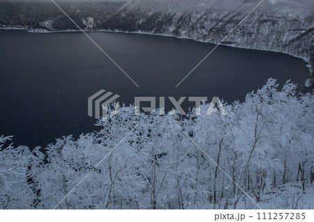 霧氷は美しい摩周湖 111257285