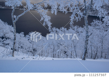 霧氷は美しい摩周湖 霧氷は美しい摩周湖 111257307