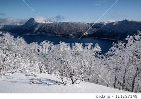 霧氷は美しい摩周湖 111257349