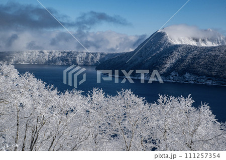 霧氷は美しい摩周湖 111257354