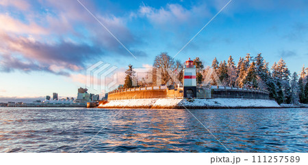 Stanley Park, Downtown Vancouver. Snow Covered Winter Sunrise. Stanley Park, Downtown Vancouver. Snow Covered Winter Sunrise. 111257589