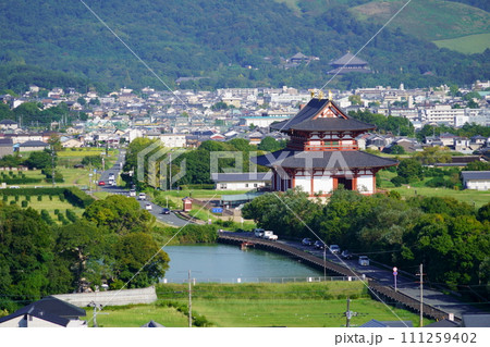 奈良市観光地一望・西大寺より望む 111259402