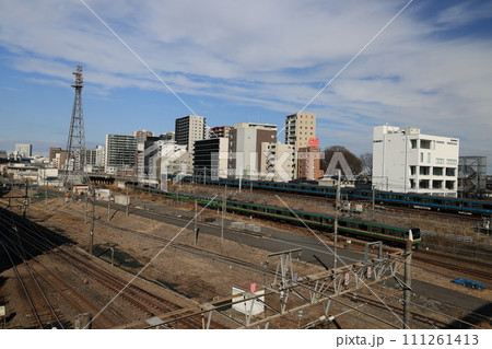 旧大宮操車場跡の沢山の線路の並ぶさいたま新都心の風景 旧大宮操車場跡の沢山の線路の並ぶさいたま新都心の風景 111261413