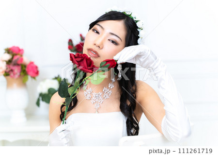 ウェディングミニドレスの花嫁 ウェディングミニドレスの花嫁 111261719