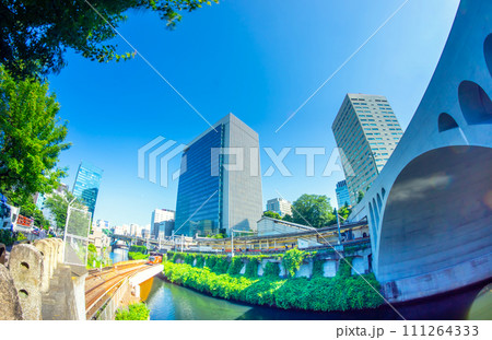 東京　御茶ノ水駅 111264333
