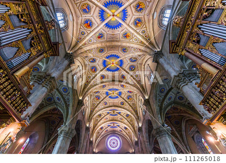 church of the duomo, Como, italy 111265018