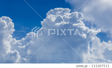青空にあらわれた積乱雲 青空にあらわれた積乱雲 111267511