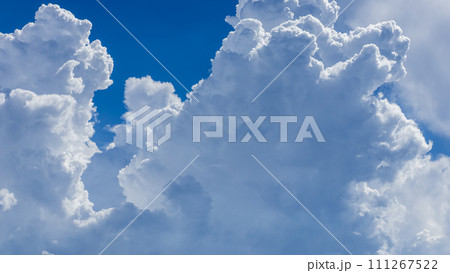 青空にあらわれた積乱雲 青空にあらわれた積乱雲 111267522