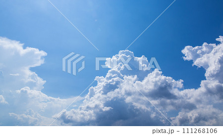 青空にあらわれた積乱雲 青空にあらわれた積乱雲 111268106