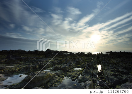 根本海岸屏風岩の夕景 111268766
