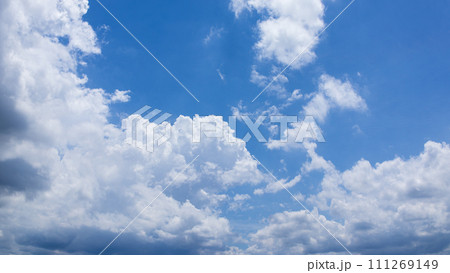 青空にあらわれた積乱雲 青空にあらわれた積乱雲 111269149