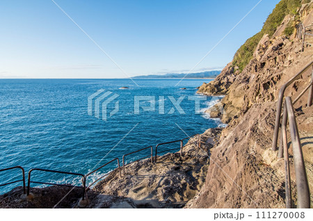 【自然の造形】海岸風景・世界遺産「鬼ヶ城」(三重県・熊野灘) 111270008