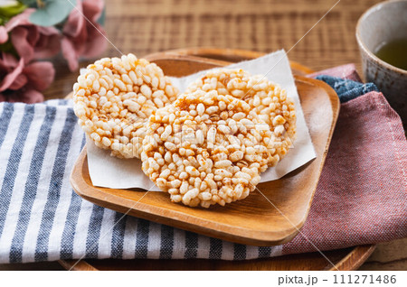 もち麦のせんべい 111271486